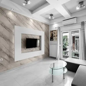 https://cosmopolitan-apartment-nilie-suites-aprts.hotels-of-thessaloniki.com